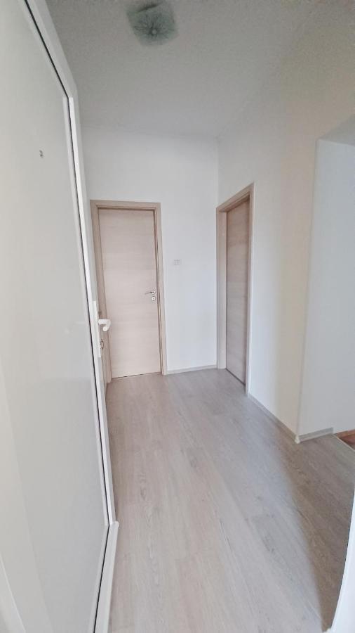Apartman Dora Apartment พูลา ภายนอก รูปภาพ