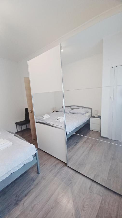 Apartman Dora Apartment พูลา ภายนอก รูปภาพ